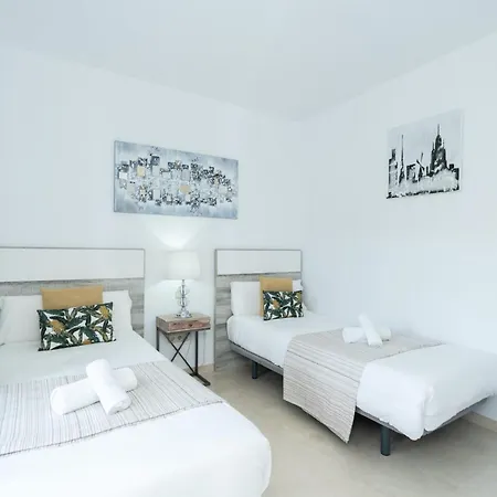 Al-104 - - Alcazaba Lagoon 2 Bedroom * Estepona