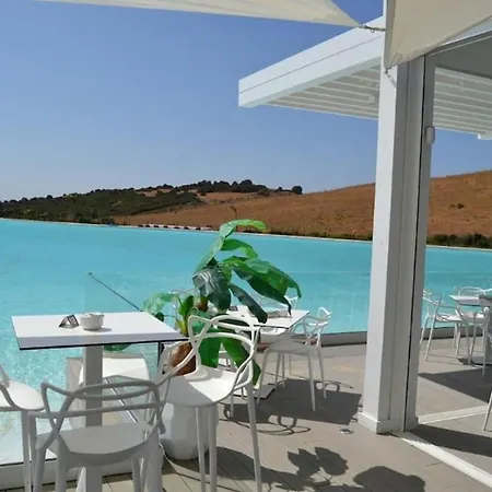 Al-104 - - Alcazaba Lagoon 2 Bedroom Estepona